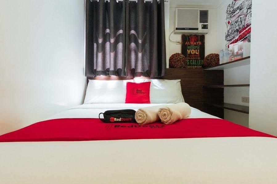 Reddoorz Plus @ Poblacion Makati Makati City Luaran gambar