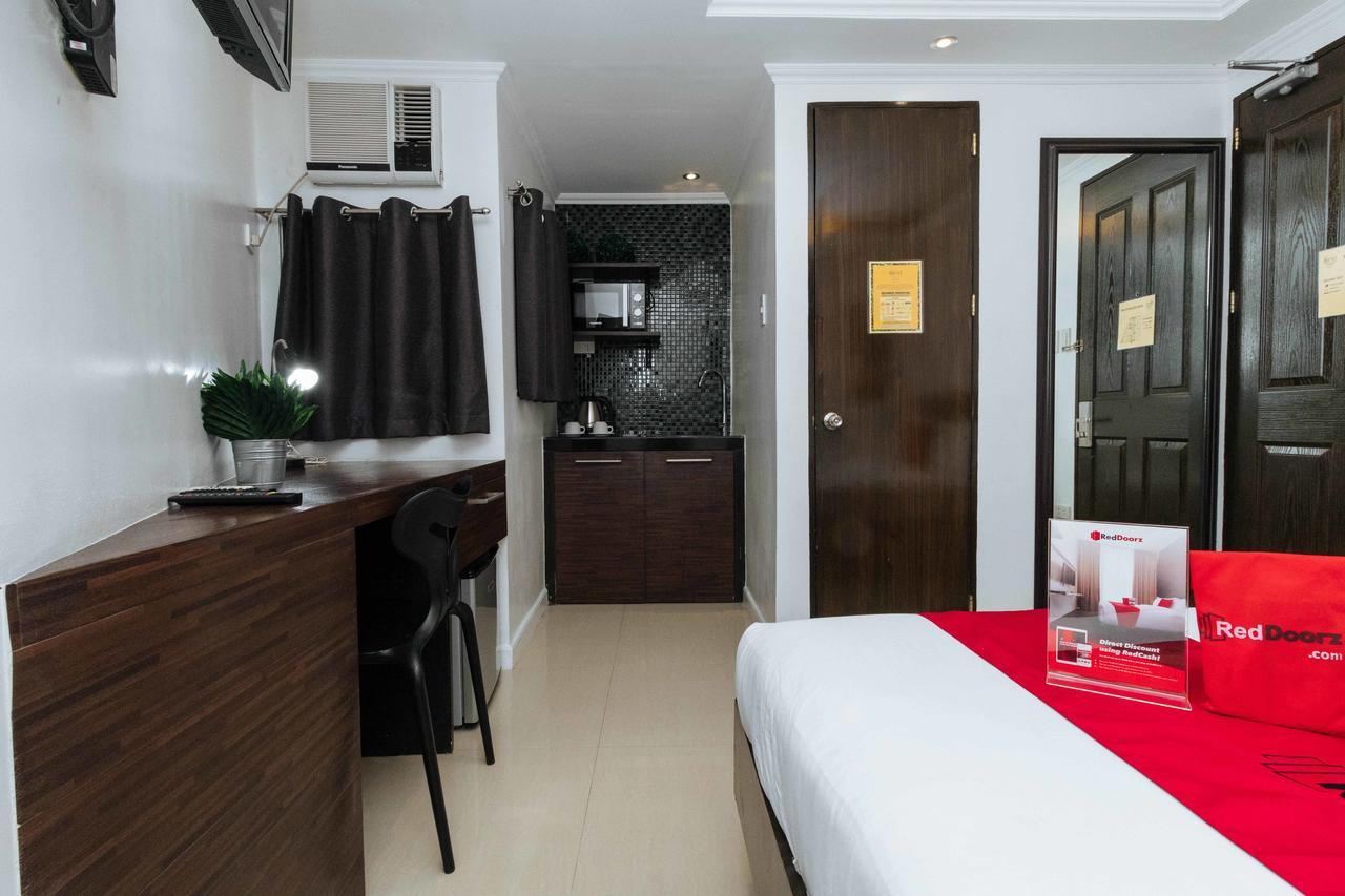 Reddoorz Plus @ Poblacion Makati Makati City Luaran gambar