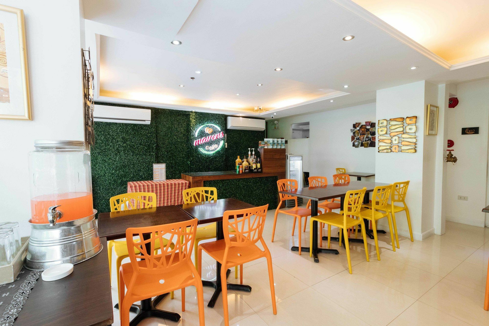 Reddoorz Plus @ Poblacion Makati Makati City Luaran gambar